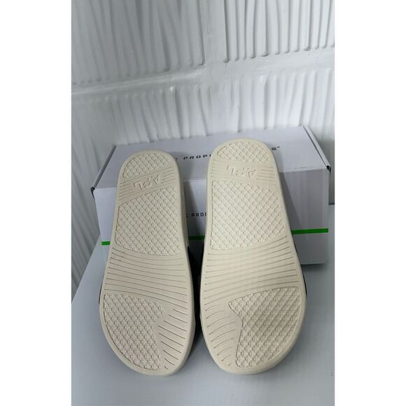 NWT APL Women's Lusso Slide - Discontinued Color - Picture 5 of 8